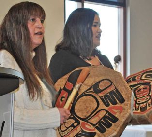 women drumming