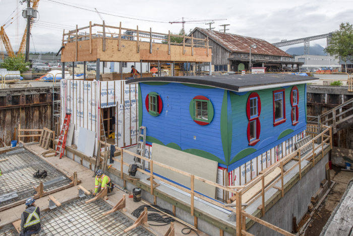 Blue cabin residency hosts Coast Salish weavers